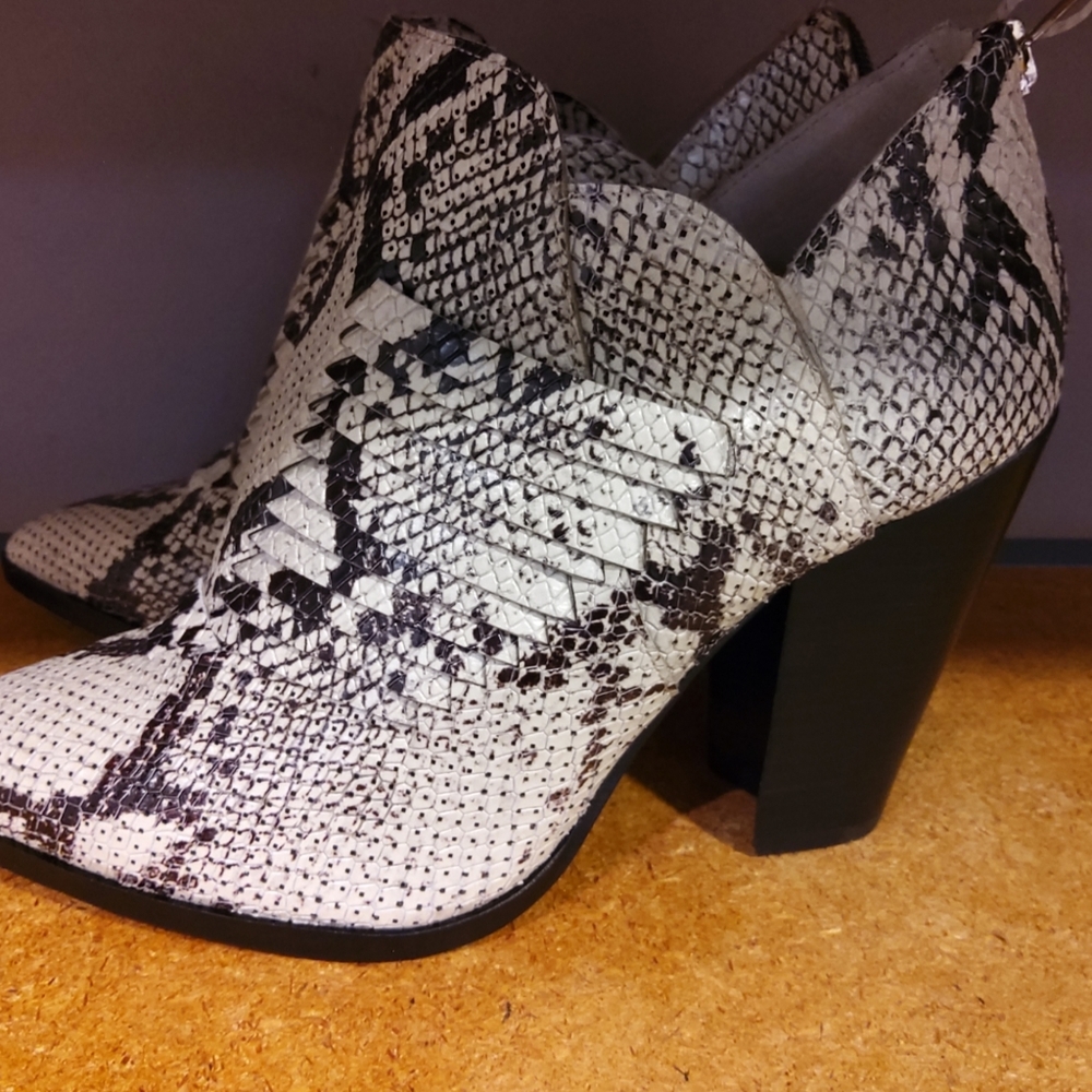 Shoes - Picture 2 of 2